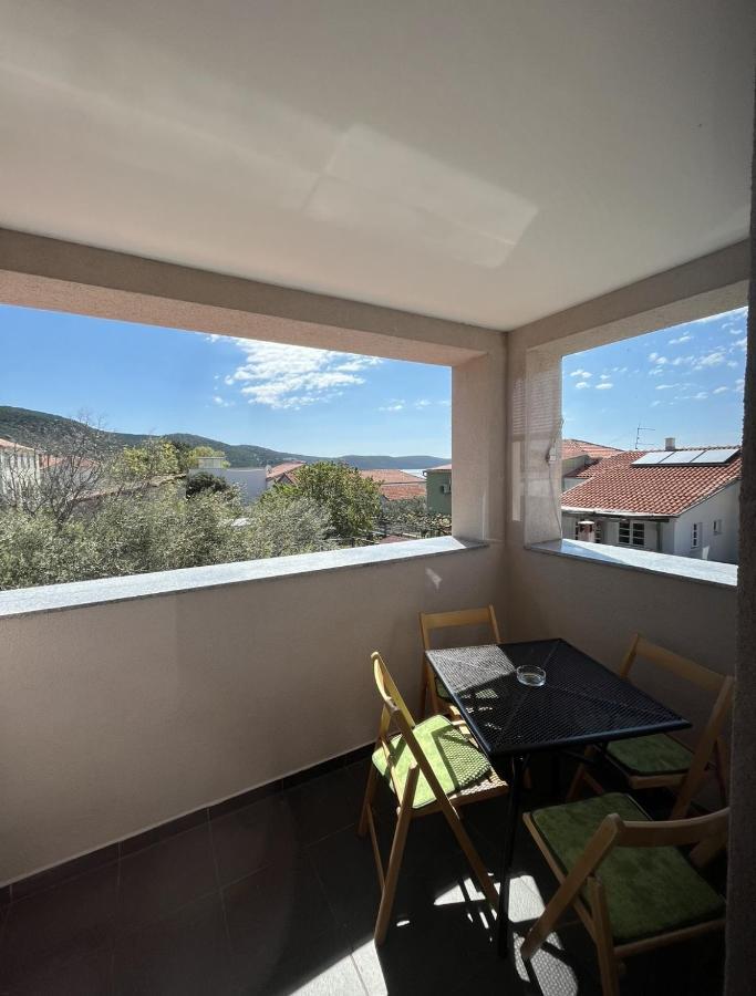 Apartments By The Sea Martinscica, Cres - 14334 외부 사진